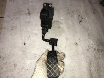 Педаль газа AUDI A6 C6 2009 4F2