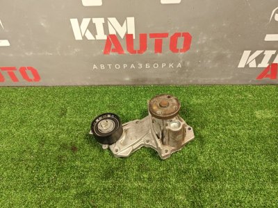Насос водяной (помпа) с роликом Ford Focus 2 2009 HB