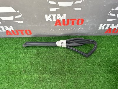 Уплотнитель стекла зад.прав. направляющий Kia Rio 3 HB 2013