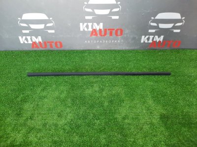 Уплотнитель двери нижний Lada X-Ray Cross 2022