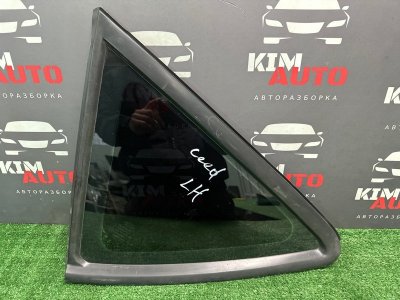 Стекло глухое заднее Kia Ceed SW 2011 ED