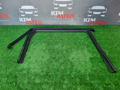 Уплотнитель стекла зад.прав. направляющий Lada X-Ray Cross 2022