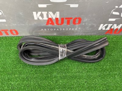Уплотнитель багажника Ford Focus 3 2013