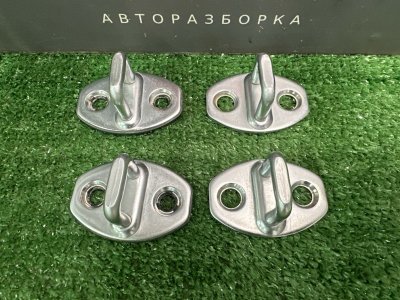 Ответная часть замка двери Skoda Fabia 2 2012 HB