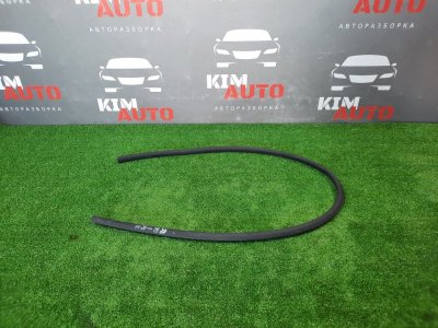 Уплотнитель двери нижний Lada X-Ray Cross 2022