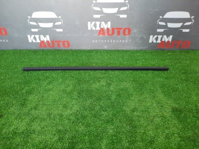 Уплотнитель двери Lada X-Ray Cross 2022