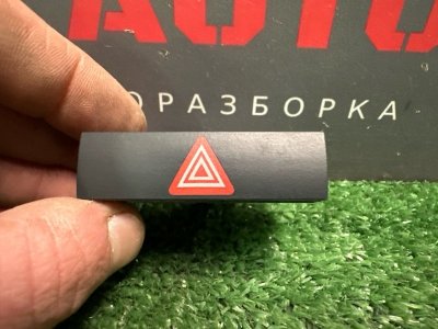 Кнопка аварийной сигнализации Audi A6 quattro 2007 C6