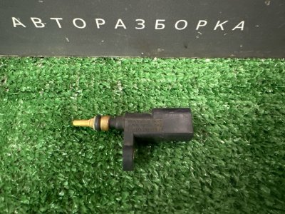 Датчик температуры охлаждающей жидкости Skoda Yeti 2011
