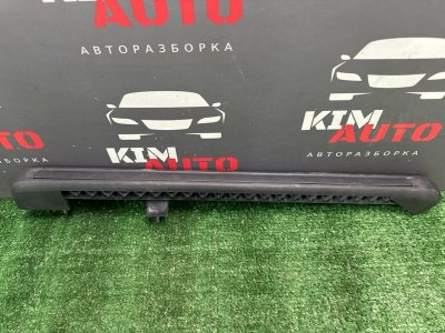 Направляющая шторки багажного отсека Skoda Yeti 2011