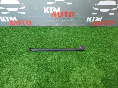 Уплотнитель двери Lada X-Ray Cross 2022