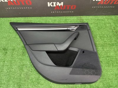 Обшивка двери Skoda Octavia 2018 A7