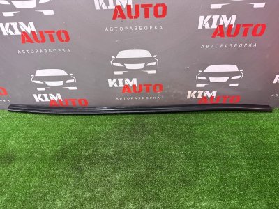 Уплотнитель капота Lada X-Ray Cross 2022