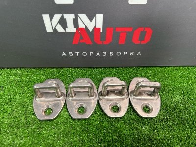 Ответная часть замка двери Audi Q7 2007 4L
