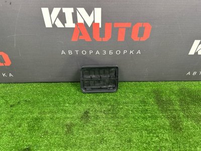Решетка вентиляционная Renault Logan 2014