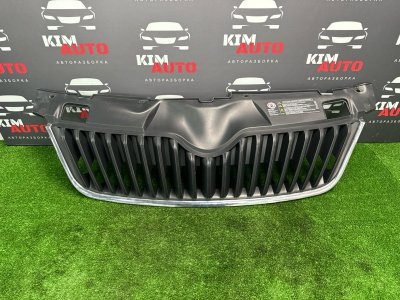 Решетка радиатора Skoda Fabia 2 2011