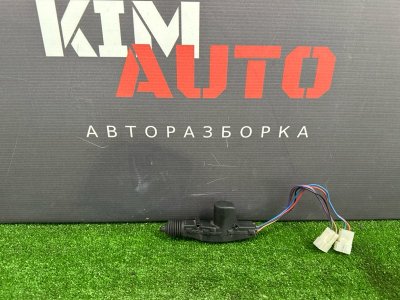 Активатор замка двери Renault Logan 2014