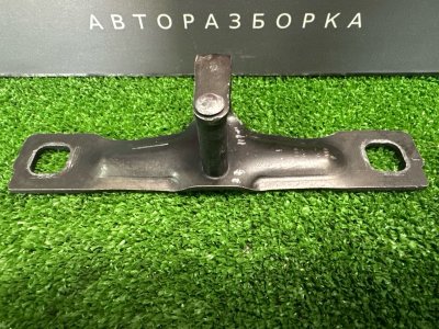 Ответная часть замка багажника Skoda Rapid 2016