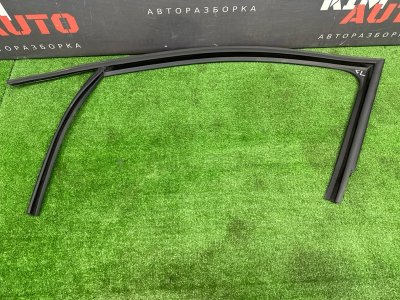 Направляющая стекла двери Skoda Rapid 2016