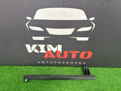 Направляющая стекла двери Kia Ceed 1 HB 2011 ED