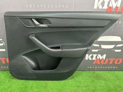 Обшивка двери Skoda Rapid 2016