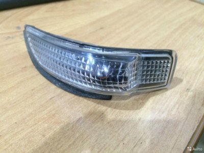 Поворотник правого зеркала а/м Toyota Camry
