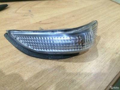 Поворотник правого зеркала а/м Toyota Camry