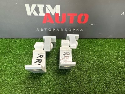 Петли двери Skoda Rapid 2016