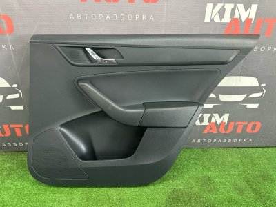 Обшивка двери Skoda Rapid 2016