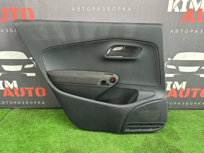 Обшивка двери Volkswagen Polo 2013
