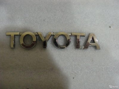 Эмблема на багажник Toyota Camry V 50