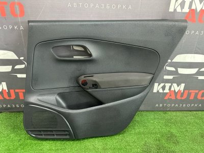 Обшивка двери Volkswagen Polo 2013