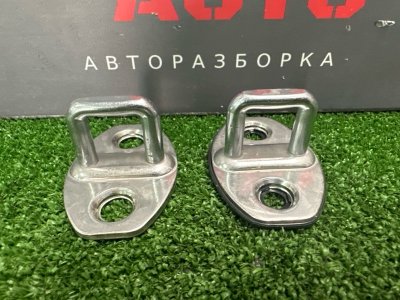 Фиксатор замка двери Skoda Rapid 2016