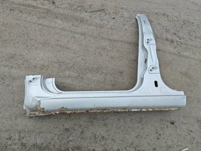 Порог со стойкой Ford Focus 2 2007 HB