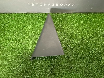 Накладка двери треугольник Kia Rio 3 2011 QB