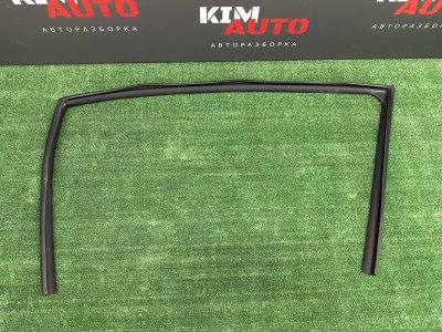 Уплотнитель стекла направляющий Kia Ceed 2 2014 JD