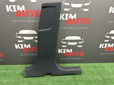 Накладка центральной стойки нижняя Skoda Yeti 2011