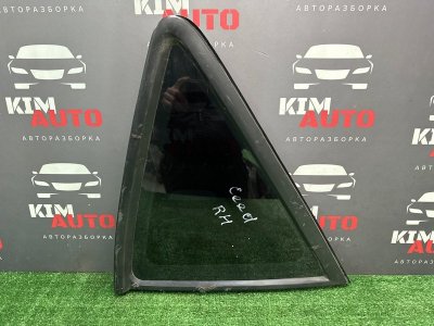 Стекло глухое заднее Kia Ceed SW 2011 ED