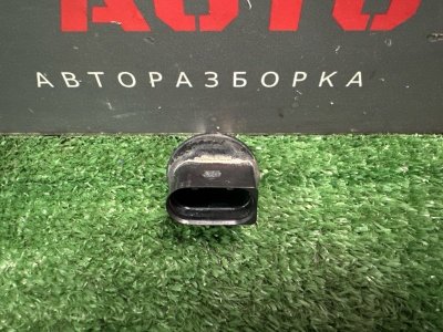 Датчик уровня омывающей жидкости Skoda Yeti 2014