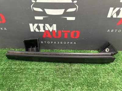 Направляющая стекла двери Kia Sportage 2 2009 KM