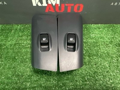 Кнопка стеклоподъемника Kia Sportage 2 2009 KM