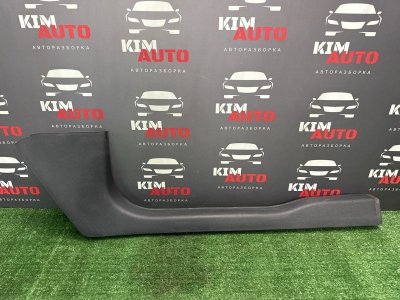 Накладка порога внутренняя Skoda Yeti 2014