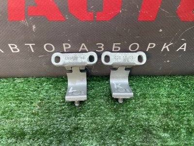Петли крышки багажника Skoda Fabia 2 2011