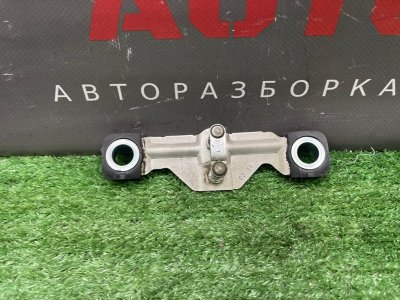 Ответная часть замка багажника Skoda Fabia 2 2011