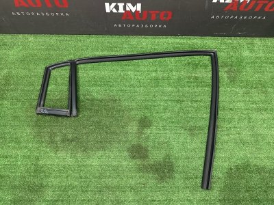 Уплотнитель стекла направляющий Kia Rio X 2021