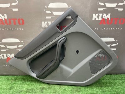 Обшивка двери Ford Focus 2 2009 CB