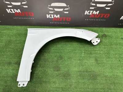 Крыло с повреждениями. Ford Focus 3 2012 MK3