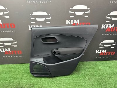 Обшивка двери Volkswagen Polo 2012