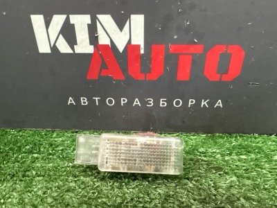 Плафон подсветки салона Volkswagen Polo 2012