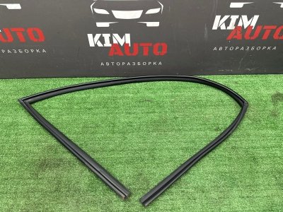 Уплотнитель стекла направляющий Kia Rio 4 2019 FB