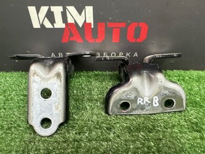 Петли двери Kia Rio 4 2017 FB